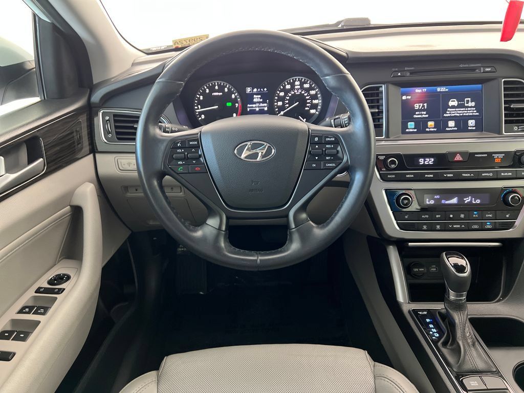 Used 2017 Hyundai Sonata Limited FWD image 16