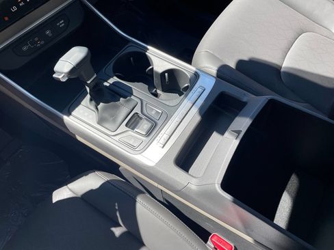 New 2026 Kia Carnival FWD image 9