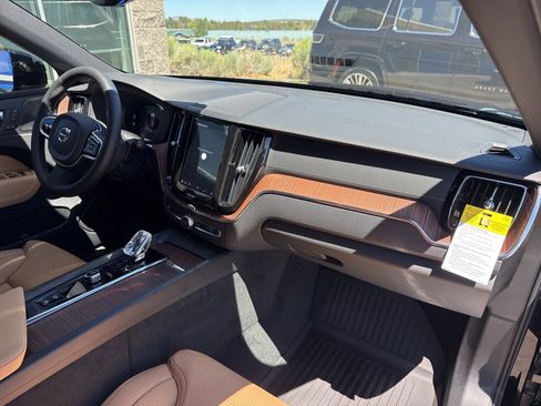 Certified 2025 Volvo XC60 B5 Ultra w/ Protection Package Premier image 16