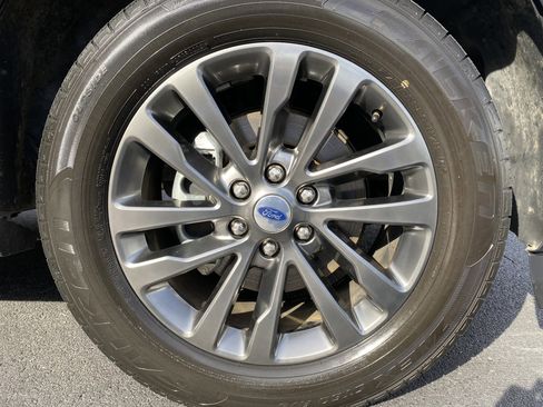 Used 2021 Ford Expedition Limited image 43