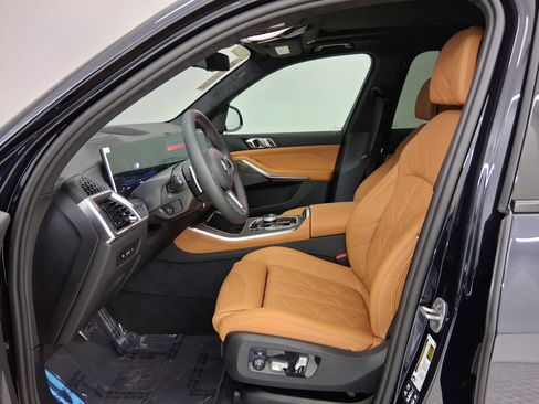 New 2026 BMW X5 M60i image 3