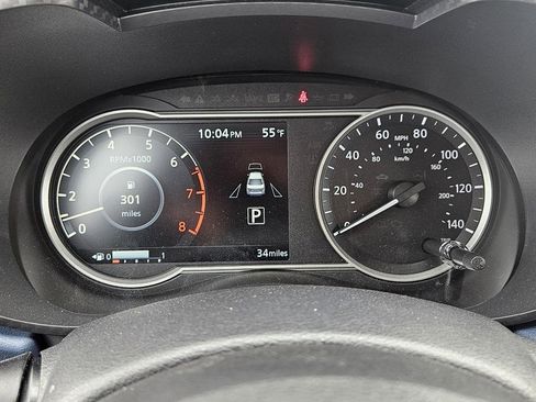 New 2025 Nissan Versa SV w/ Trunk Package image 12