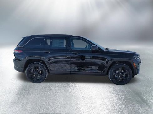 New 2026 Jeep Grand Cherokee Limited w/ Limited Altitude Package AWD/4WD image 7