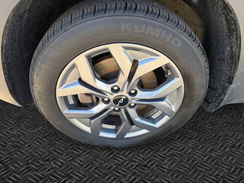 Used 2024 Kia Seltos S AWD/4WD image 11