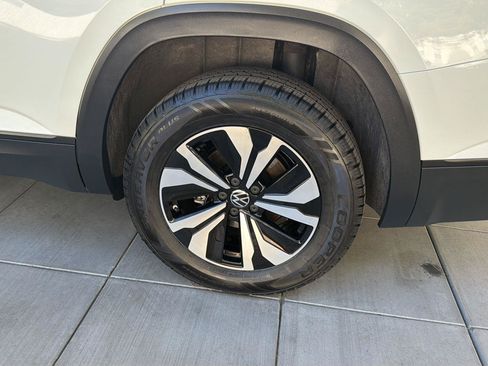 Certified 2024 Volkswagen Atlas SE FWD image 12