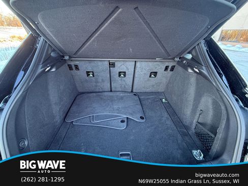 Used 2022 Porsche Macan w/ Premium Package Plus image 21