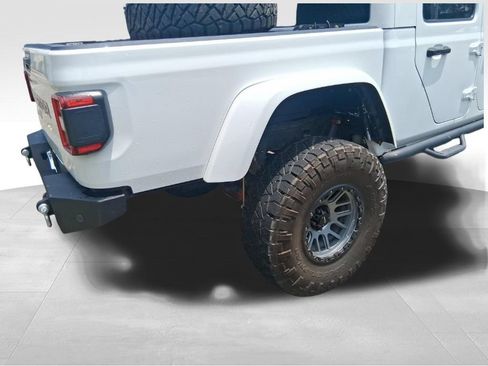 Used 2020 Jeep Gladiator Rubicon AWD/4WD image 4