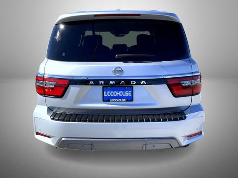 Used 2022 Nissan Armada SV image 6