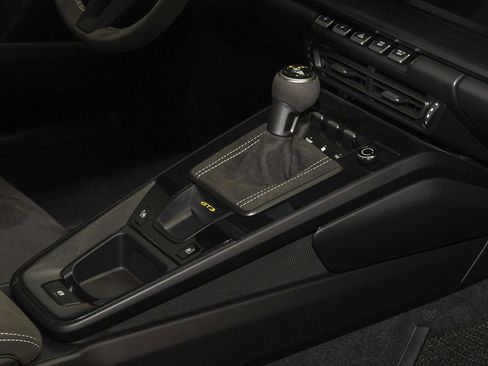 Used 2022 Porsche 911 GT3 RWD image 45