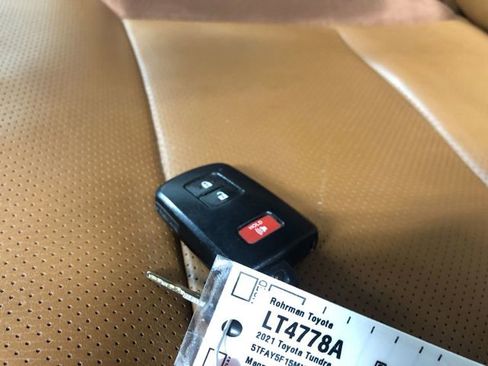 Used 2021 Toyota Tundra Platinum image 31