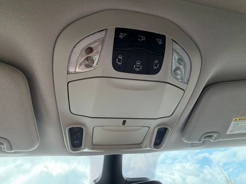 Used 2024 Chrysler Pacifica Limited FWD image 71