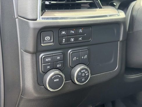 Used 2025 Chevrolet Tahoe Premier AWD/4WD image 25
