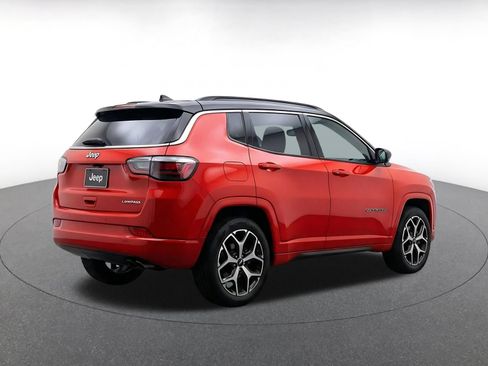Used 2025 Jeep Compass Limited AWD/4WD image 9