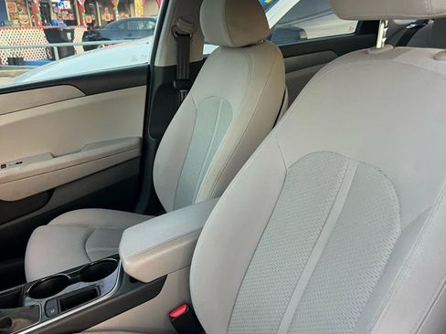 Used 2018 Hyundai Sonata SE FWD image 11