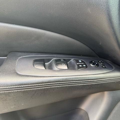 Used 2018 Nissan Pathfinder SV AWD/4WD image 20