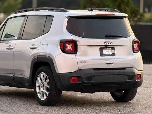 Used 2020 Jeep Renegade Latitude FWD image 16