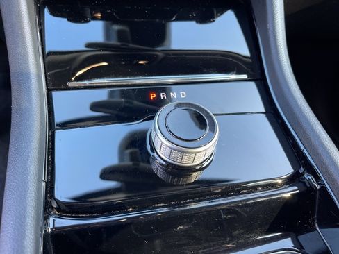 Used 2023 Jeep Grand Cherokee Laredo image 19