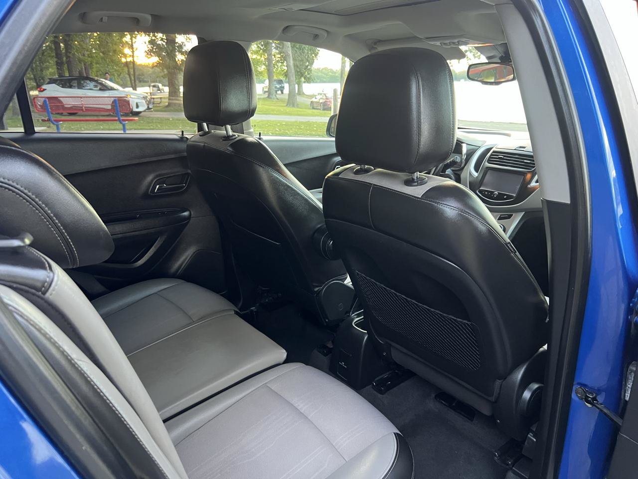 Used 2015 Chevrolet Trax LT w/ LT Sun and Sound Package FWD image 20