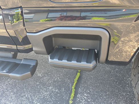Used 2024 Ford F350 Lariat w/ Lariat Ultimate Package AWD/4WD image 26