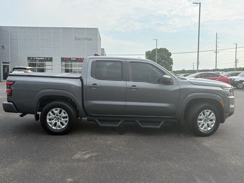 Used 2022 Nissan Frontier SV AWD/4WD image 6
