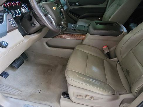 Used 2020 Chevrolet Suburban Premier RWD image 6
