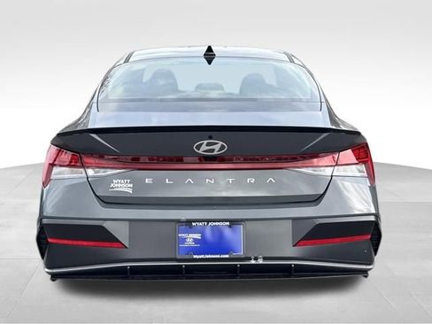New 2026 Hyundai Elantra SEL Sport Premium FWD image 4