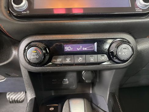 Used 2022 Nissan Kicks SR w/ Interior Electronics Package image 16