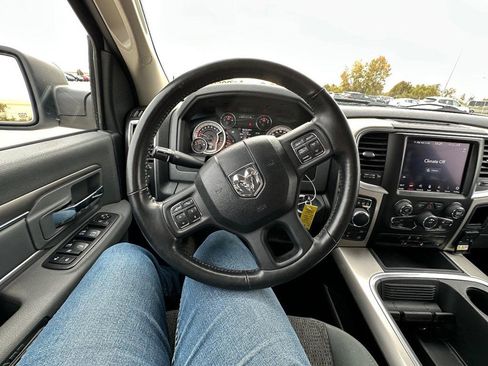 Used 2018 RAM 1500 SLT image 22