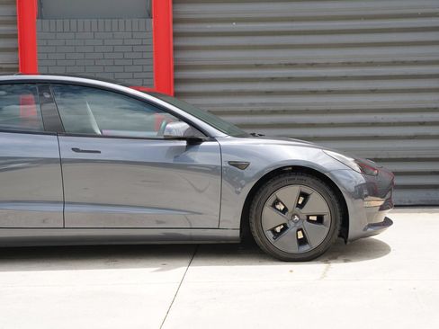 Used 2023 Tesla Model 3 Standard Range RWD image 5