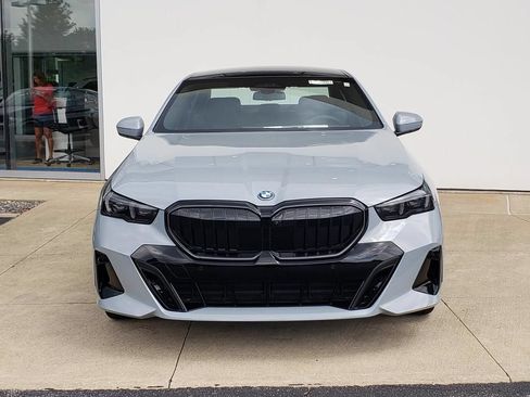 New 2027 BMW 550e xDrive AWD/4WD image 2