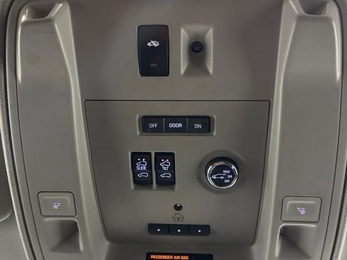 Used 2015 Chevrolet Tahoe LT AWD/4WD image 19