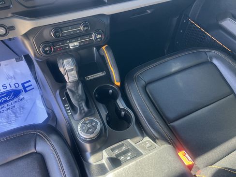 Used 2023 Ford Bronco Badlands w/ Sasquatch Package image 19