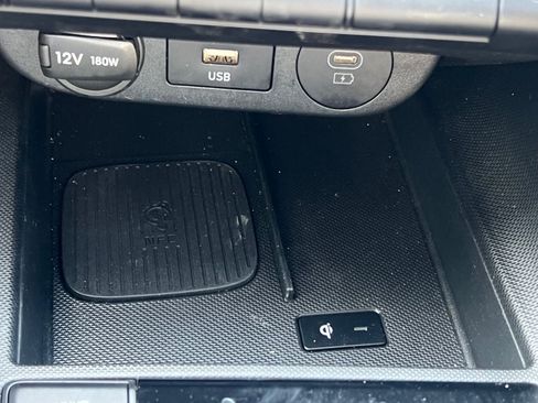 Used 2025 Hyundai Elantra Limited FWD image 34