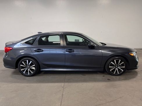 Used 2023 Honda Civic EX image 2