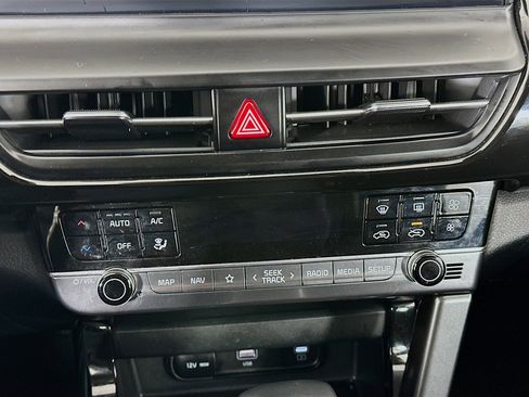 Used 2025 Kia Seltos S image 23