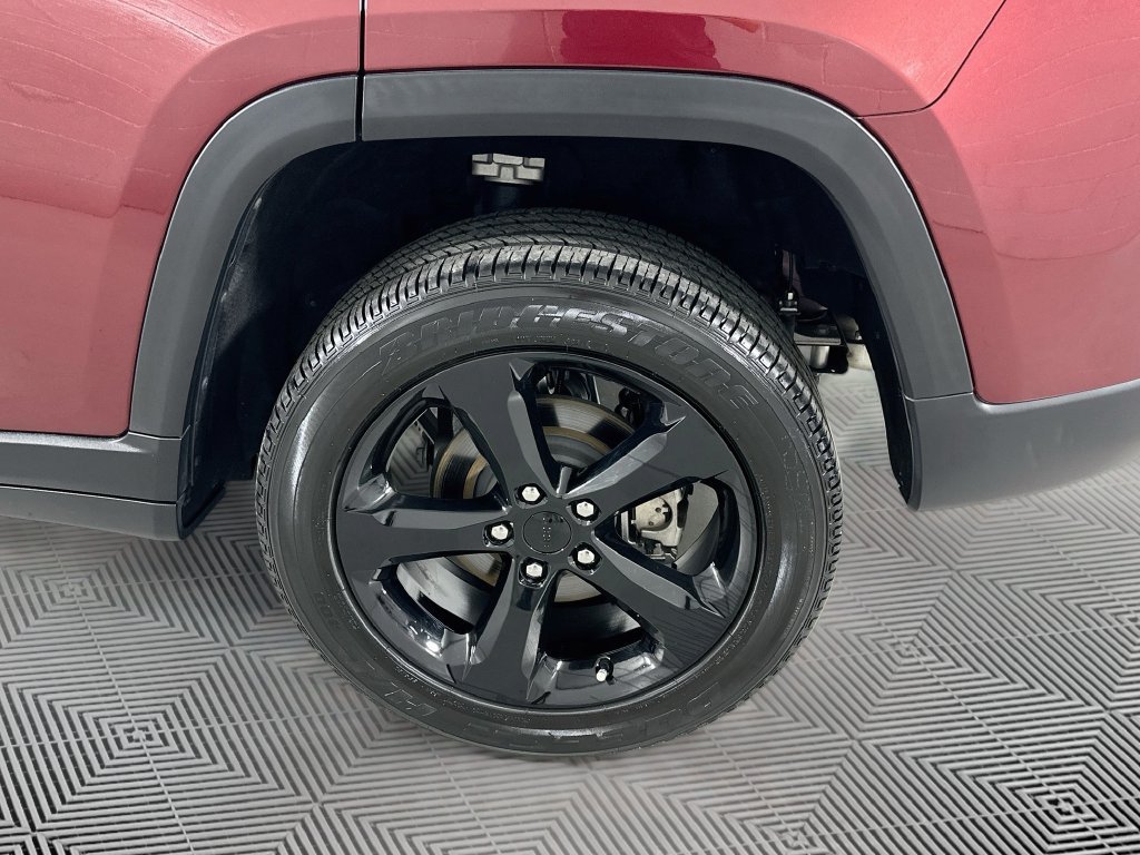 Used 2023 Jeep Grand Cherokee Altitude RWD image 26