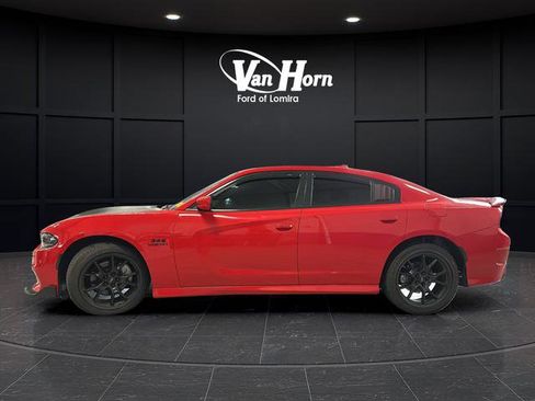 Used 2022 Dodge Charger R/T RWD image 4