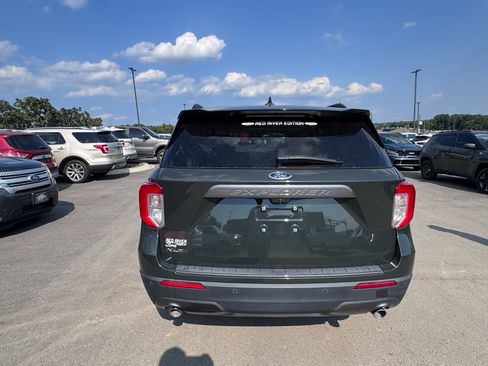 Used 2023 Ford Explorer XLT w/ Equipment Group 202A RWD image 6