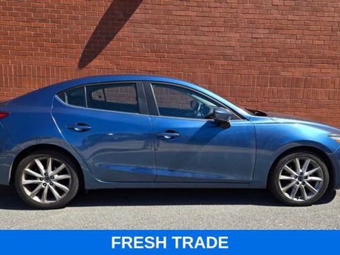 Used 2017 MAZDA MAZDA3 Touring image 2