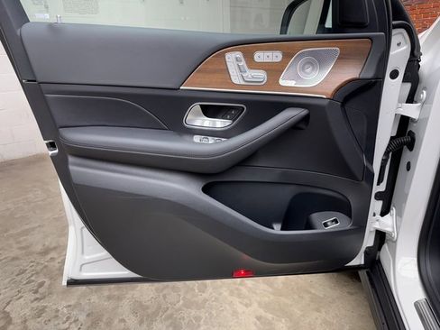 New 2025 Mercedes-Benz GLS 450 4MATIC image 10
