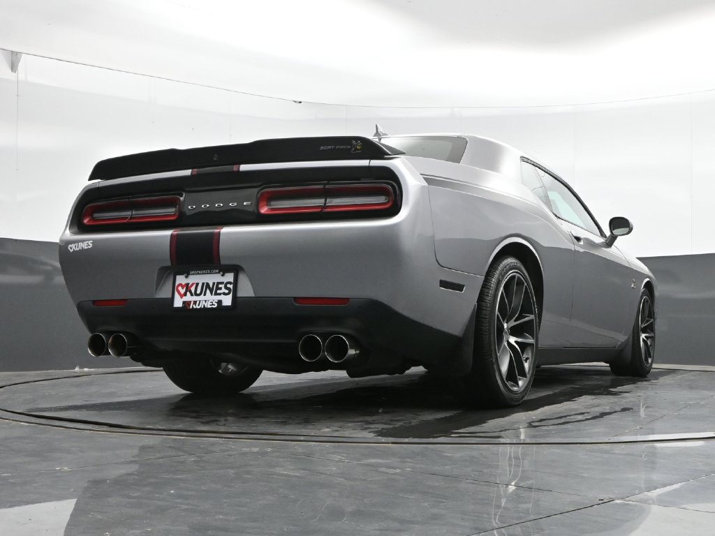 Used 2016 Dodge Challenger R/T Scat Pack RWD image 41