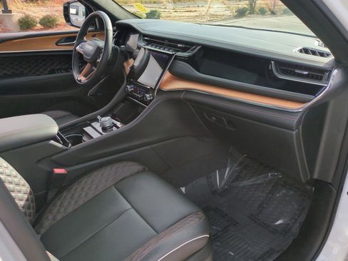 Used 2023 Jeep Grand Cherokee L Summit image 51