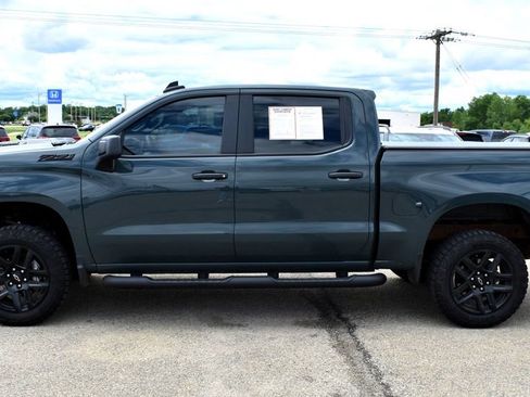 Used 2025 Chevrolet Silverado 1500 Custom Trail Boss w/ Dark Appearance Package AWD/4WD image 5