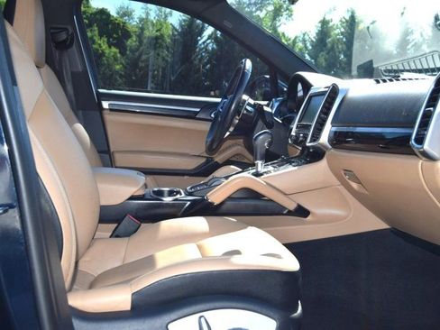 Used 2016 Porsche Cayenne AWD/4WD image 27