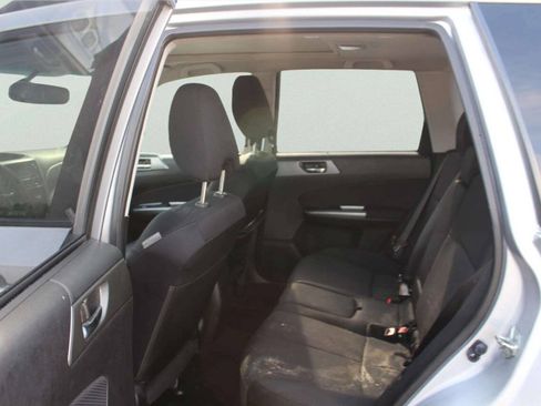 Used 2012 Subaru Forester 2.5X Premium w/ Popular Pkg 3 AWD/4WD image 7