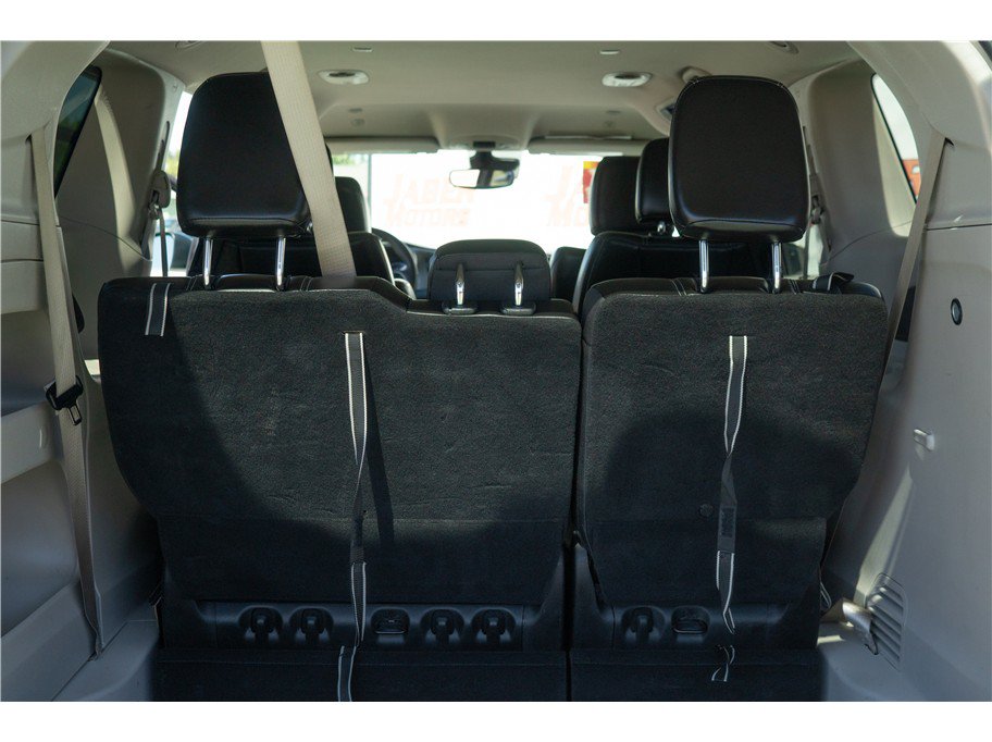Used 2023 Chrysler Pacifica Touring-L FWD image 35