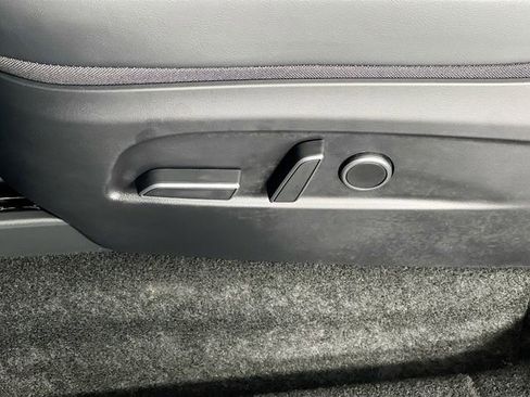 Used 2026 Tesla Model Y Long Range image 13