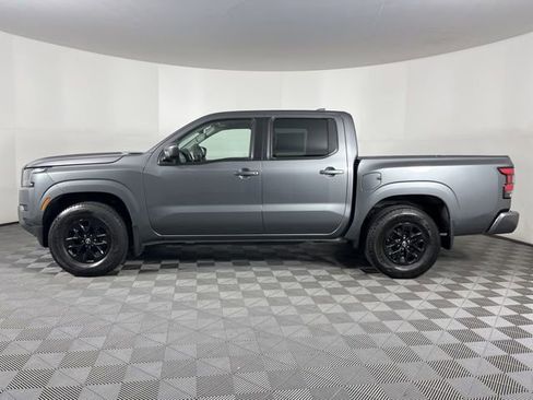 Used 2024 Nissan Frontier SV image 6