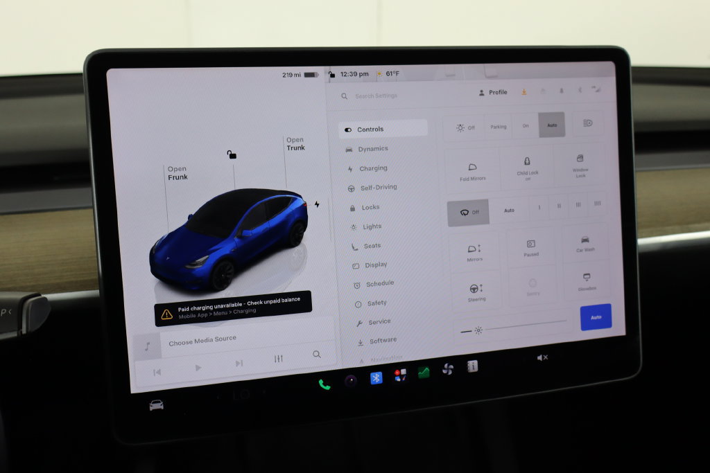 Used 2023 Tesla Model Y Long Range AWD/4WD image 27