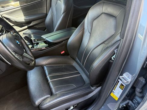 Used 2018 BMW 540i w/ M Sport Package image 14